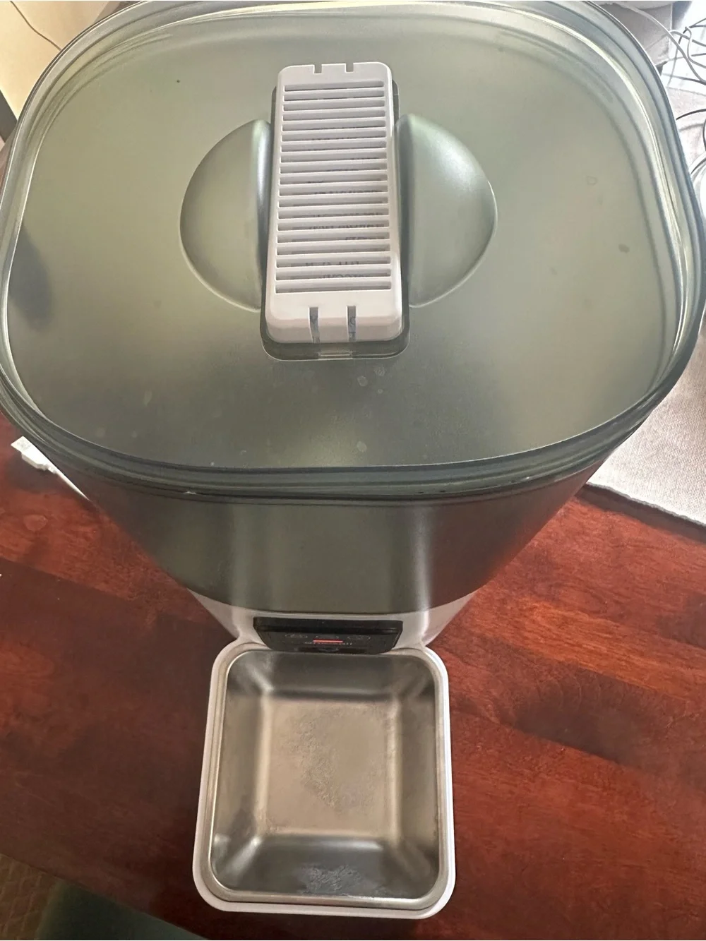 Automatic Cat Feeder with Clear Smoke Gray Hopper and White Base - Camera w/ mic